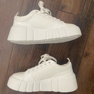 Zara Platform Sneakers 🤍